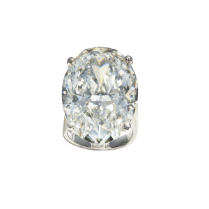 DB Classic Oval-Shaped Diamond Ring_01